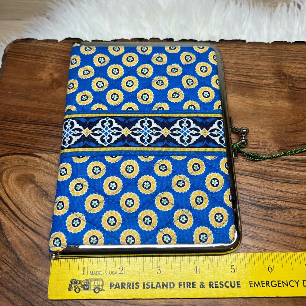 Vera Bradley Retired Riviera Blue Hugs N Kisses - Picture 15 of 17